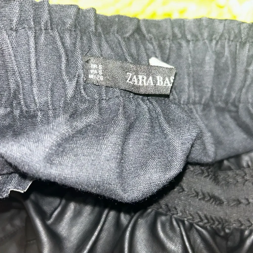 Zara  Black Elastic Waist Skirt(Size Medium)
